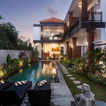 Sujiwa Ubud Hotel & Villa Экстерьер фото
