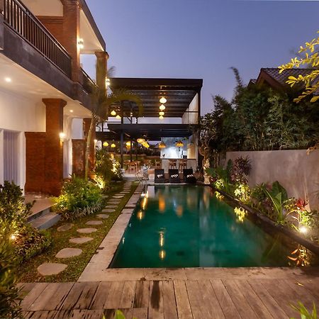 Sujiwa Ubud Hotel & Villa Экстерьер фото