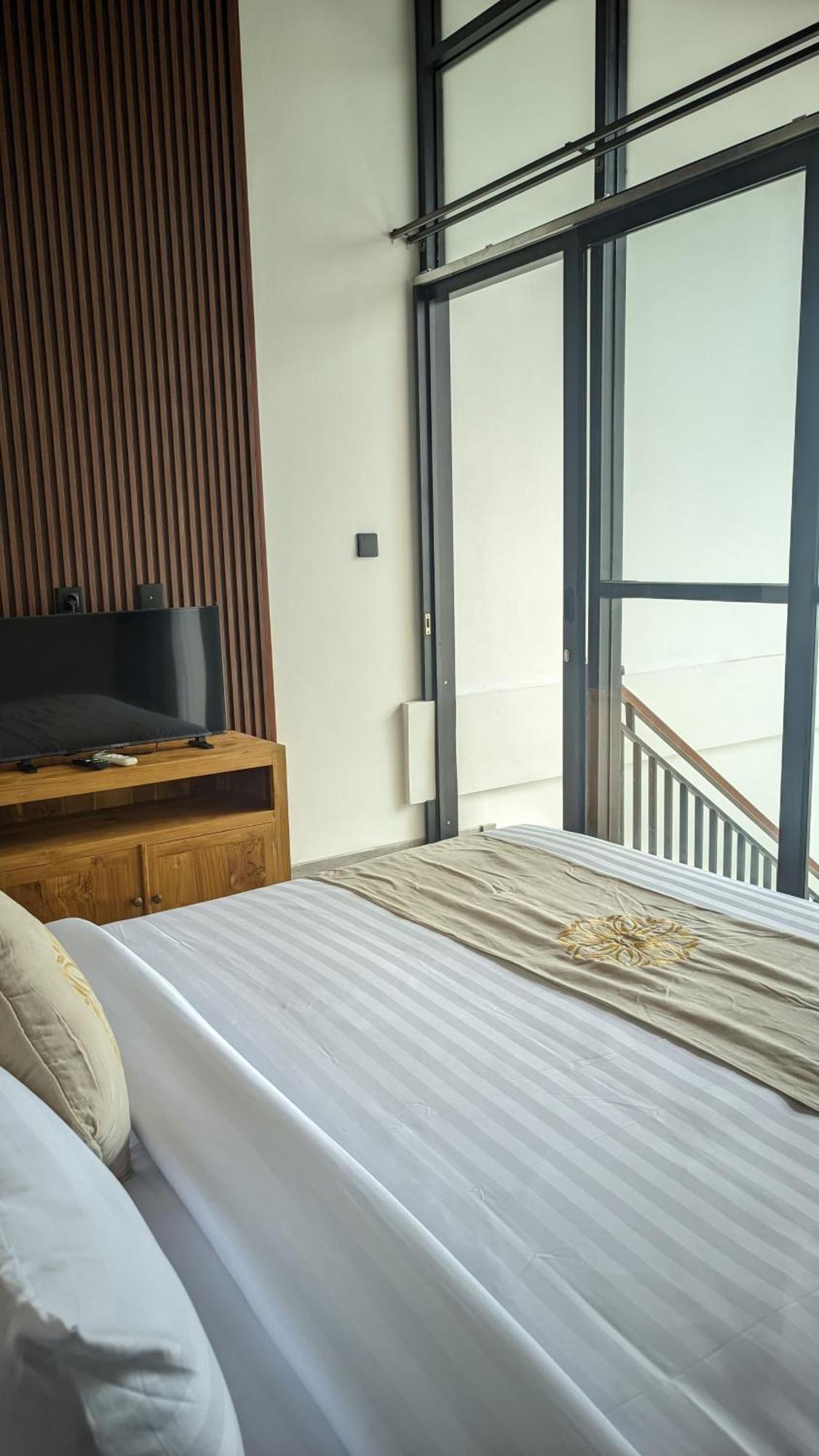 Sujiwa Ubud Hotel & Villa Экстерьер фото