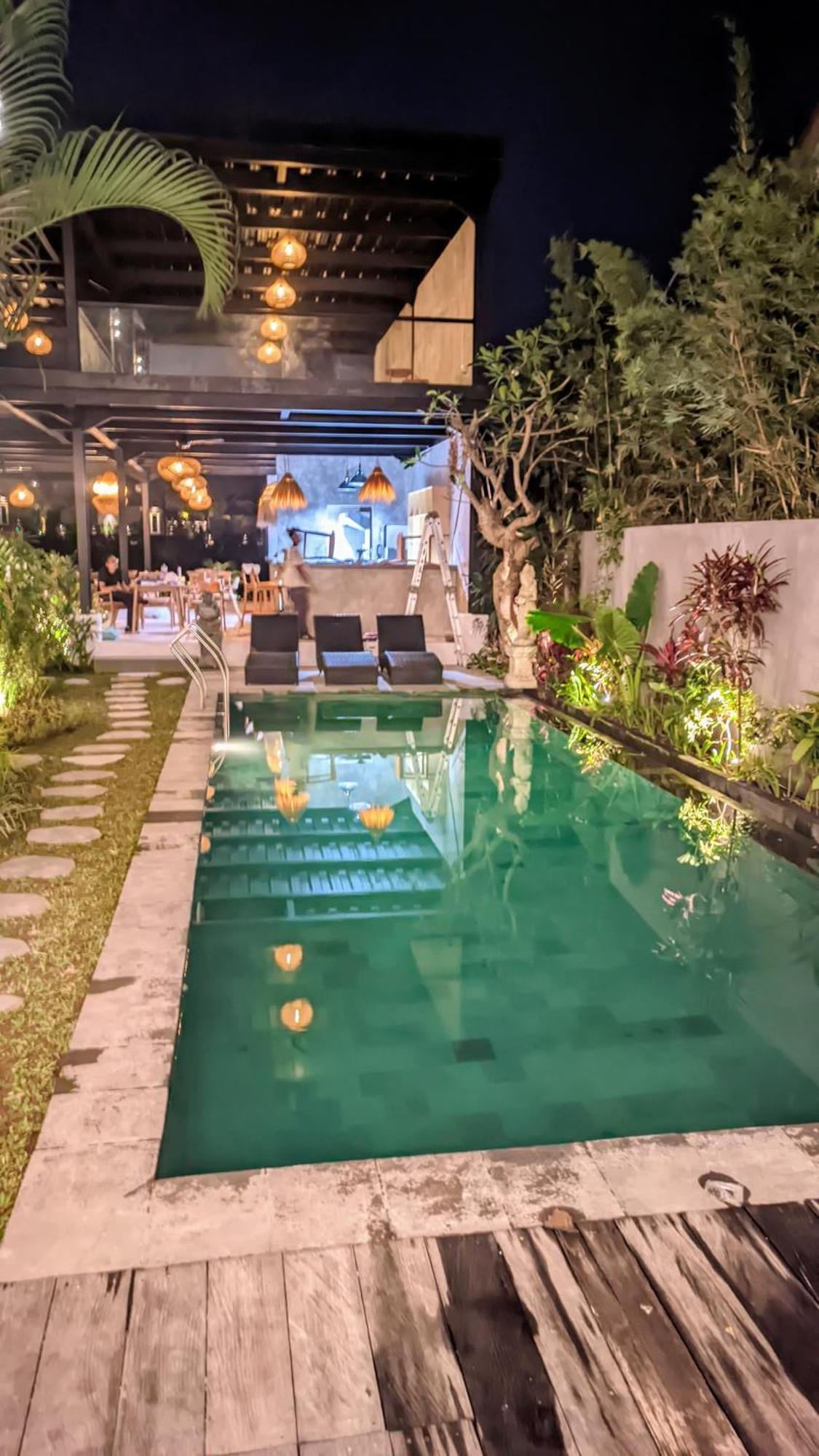 Sujiwa Ubud Hotel & Villa Экстерьер фото