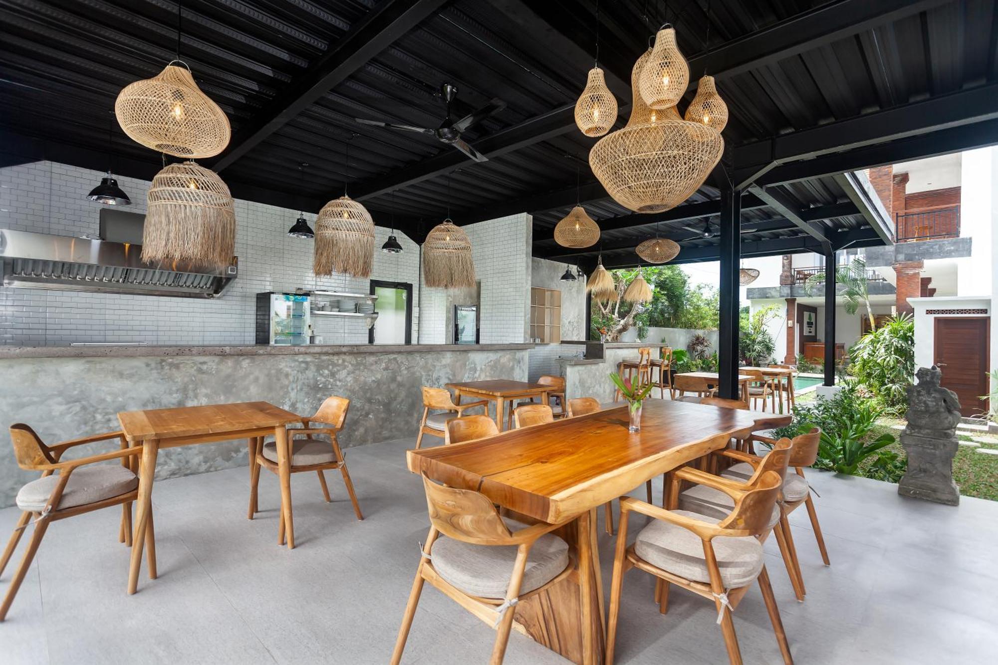 Sujiwa Ubud Hotel & Villa Экстерьер фото