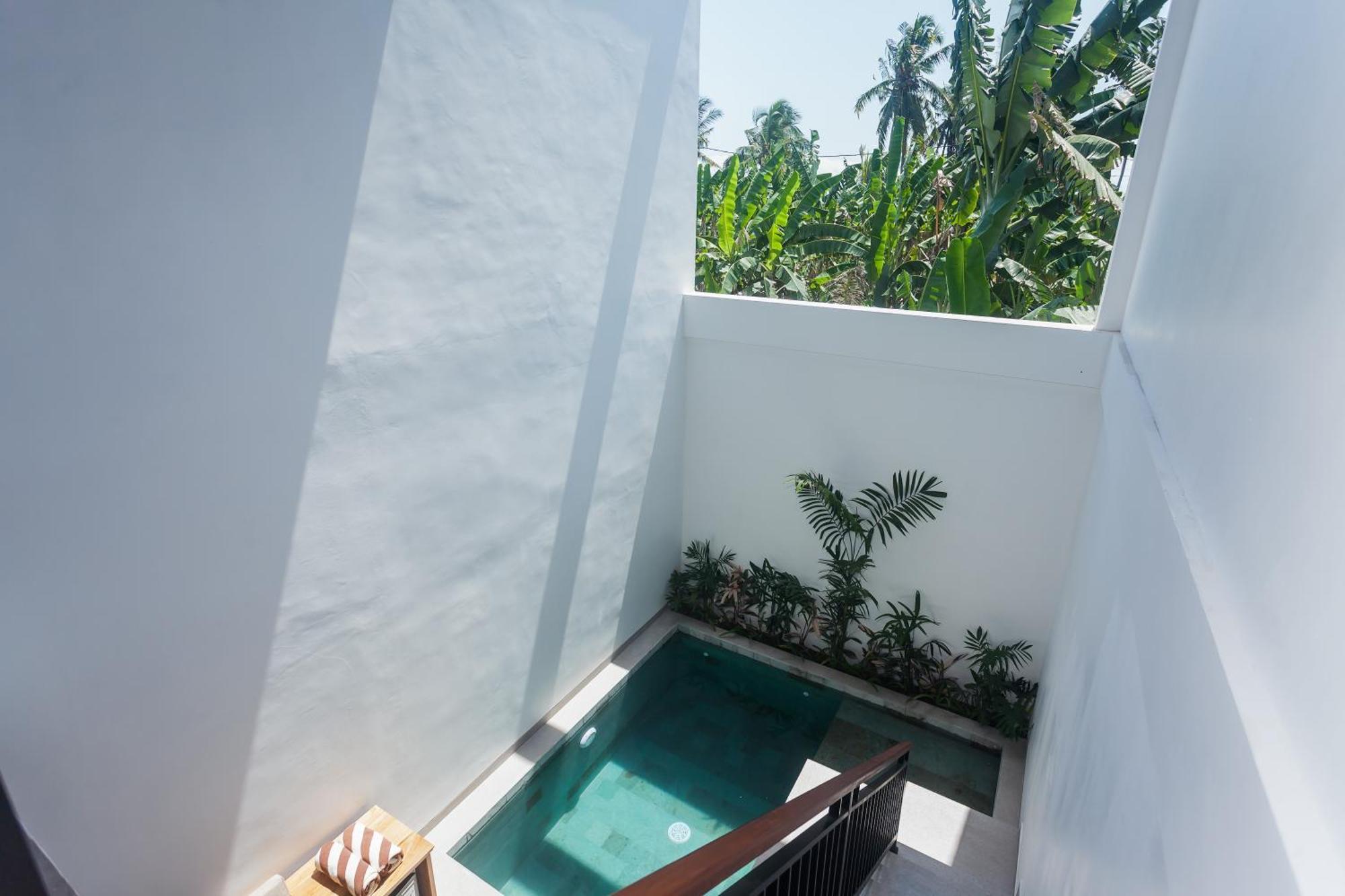 Sujiwa Ubud Hotel & Villa Экстерьер фото